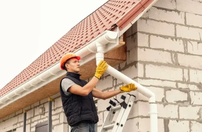 Pose et remplacement de gouttières à Sonnay